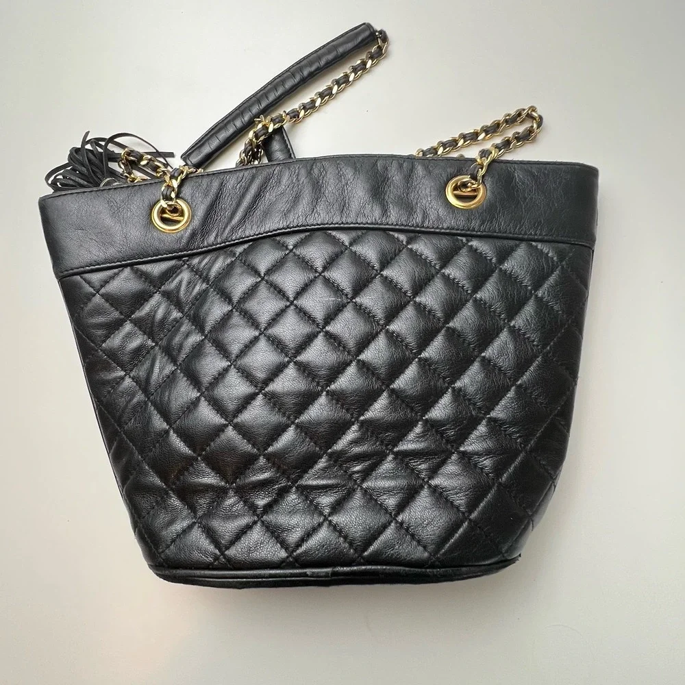 Koret Vintage Black Leather Quilted Shoulder Handbag Tassel Chain Straps